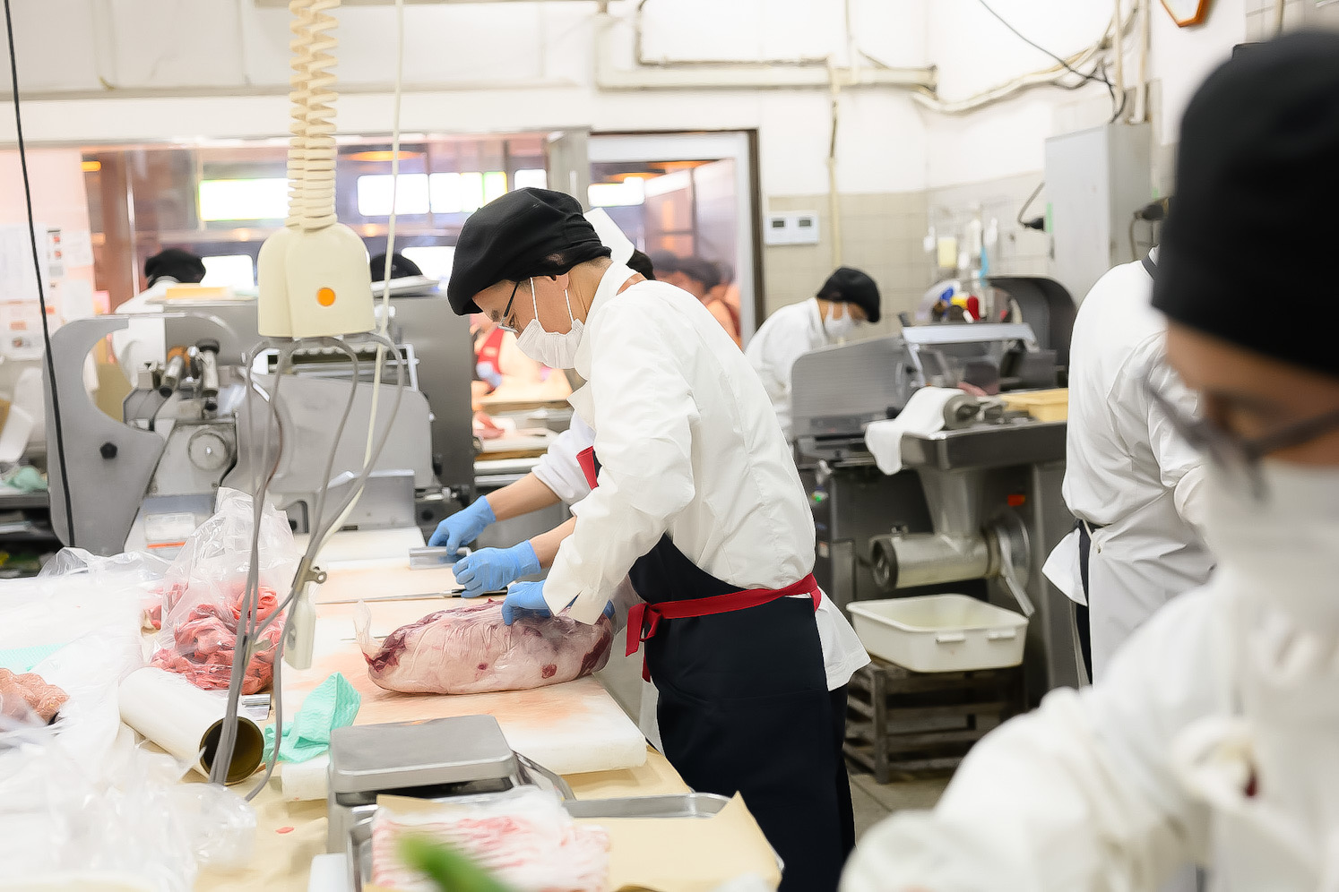 精肉「日山」では、