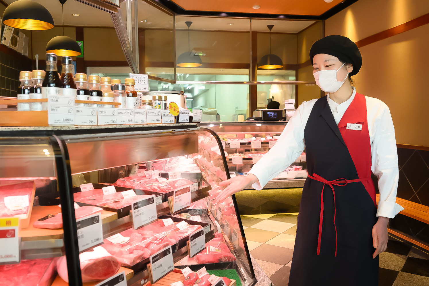 精肉「日山」では、